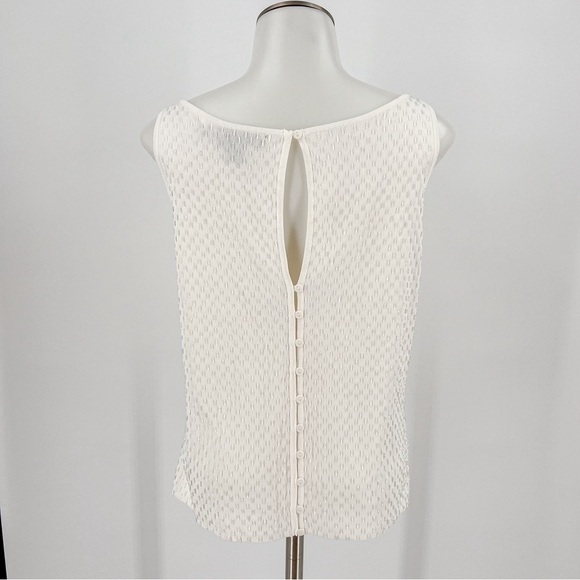 Michelle Nicole Sleeveless Sweater top with beading - Picture 4 of 7